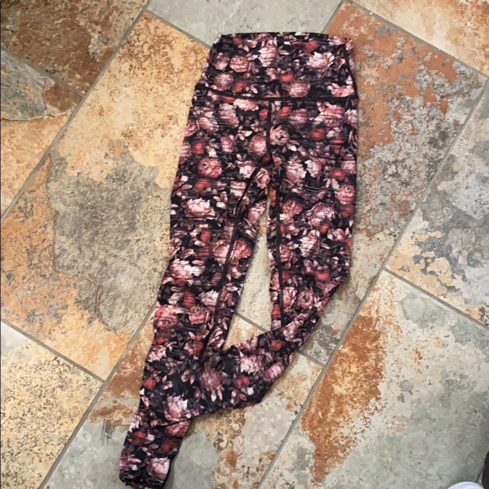 Lulu lemon rose leggings